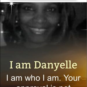 Meet your Posher, Danyelle